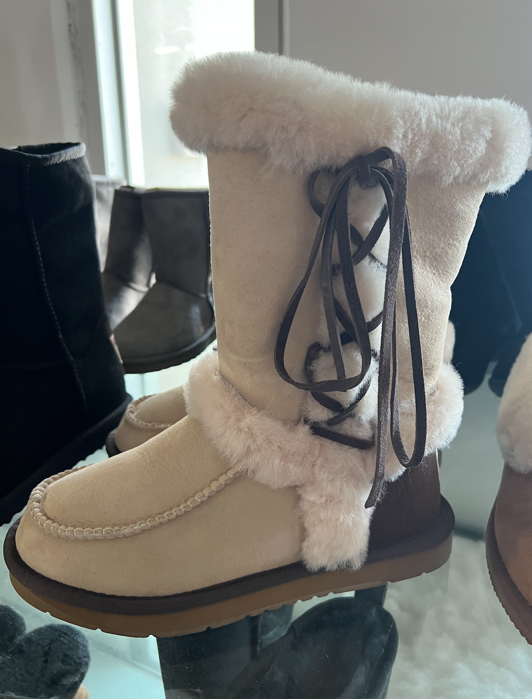 Ugg boots top sheepskin lining