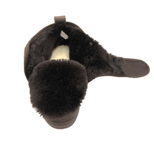 Load image into Gallery viewer, ARGYLE V2 - HOOK &amp; LOOP STRAP MEDICAL SHEEPSKIN BOOT - BLACK SHEEP AUSTRALIA HEALTHCARE RANGE