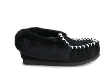 Load image into Gallery viewer, Kids Classic Moccasins