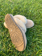 Load image into Gallery viewer, Ladies Scuff Slippers - Beige