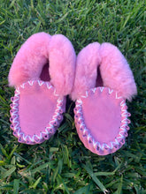 Load image into Gallery viewer, Kids Moccasins - Pink