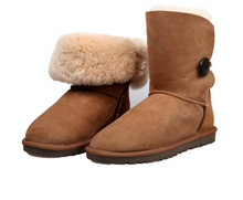 Load image into Gallery viewer, Button Short Ugg Boots - Brown