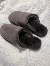 Load image into Gallery viewer, Mens Scuff Slippers - Chocolate